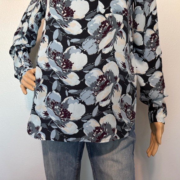 LOFT Women’s Top (Size S) - Picture 12 of 14